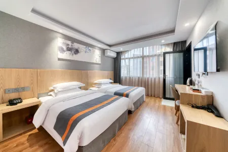 Chuangejia Shangting Hotel (Zherong Wenchang North Road) Отели рядом с достопримечательностью «Fujian Zherong the First Party Team Site»