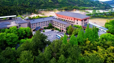 ZhongNan Resort Hotel Hotels in Zhongnan Baicaoyuan