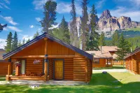 Castle Mountain Chalets - Parking