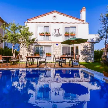 Rebetiko Hotel