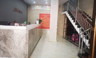 Yiyi Chain Hotel (Shuangfeng Bus Terminal Branch)