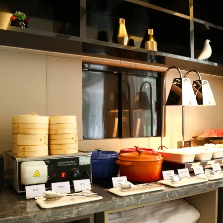 Homeinn Selected Hotel (Beijing Zhongguancun Suzhou Bridge Subway Station) Отели рядом с достопримечательностью «Станция метро Chedaogou»