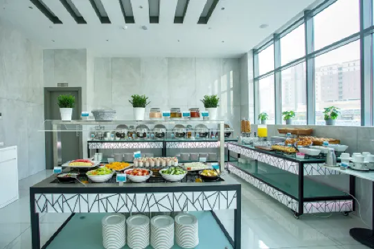 City Avenue Al Reqqa Hotel