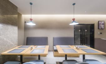 Homeinn · neo (Shenyang Imperial Palace Liu Laogen Grand Stage)