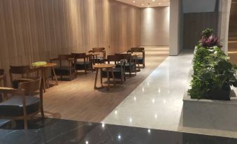 Alashankou Longquan Hotel