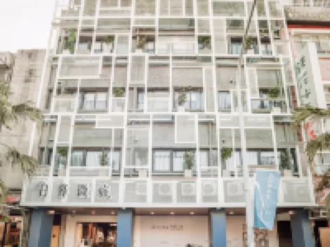 Traveller Inn Day Moon Hotel Hotels near Donghai Sports Park