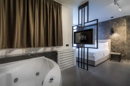 Level Luxury Suites