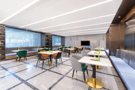 Atour Hotel, leqiao subway station, Guanqian Street, Suzhou Отели рядом с достопримечательностью «Shangfangshan National Forest Park»