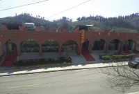 Honghong Business Hotel