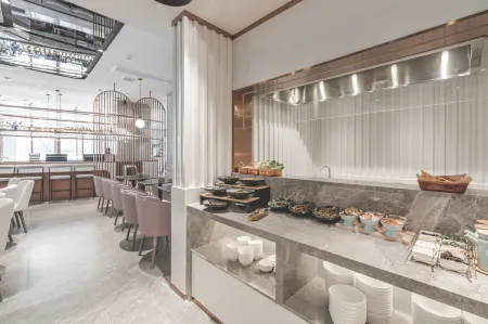 Haohe Scenic Area TV Tower Atour Hotel Отели рядом с достопримечательностью «Jiangsu College of Engineering and Technology»