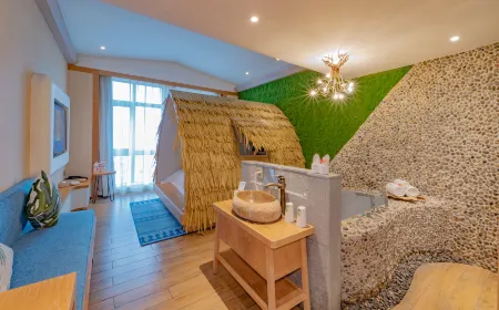 Charming Hainan Huangma Holiday Hotel