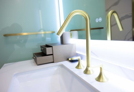 1. 충칭 윈무리진 ..