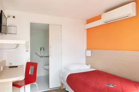 Premiere Classe Poitiers Futuroscope - Chasseneuil Отели в г. Шаснёй-дю-Пуату