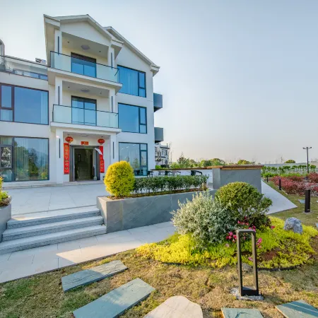 Jiangshan donglixia B & B