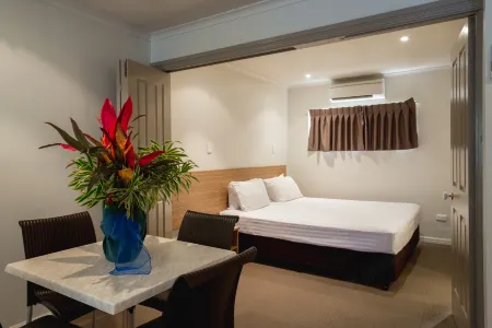 Cairns Colonial Club Resort Отели в г. Редлинч