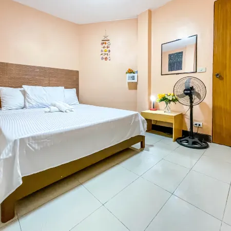 White Shamrock Beach Hotel