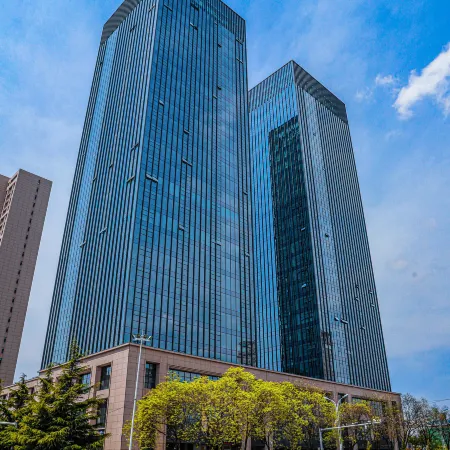 Qingyang Hongrui Yaju Hotel