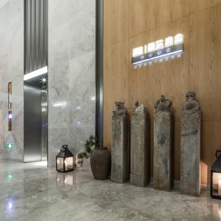 White Cloud Boutique Hotel Отели рядом с достопримечательностью «Чунцин Цзян и Улицы и начальная школа»