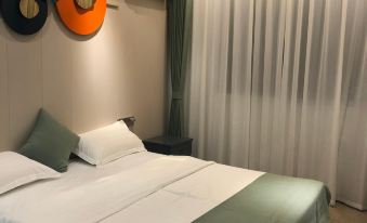 Yulan Sky Hotel (Black Valley Ordovician Scenic Area)