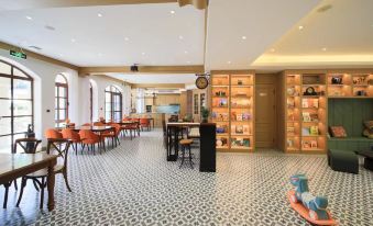 Sesame Cloud Valley Discovery Hotel(Dalian Jinshitan Discovery Kingdom Shop)