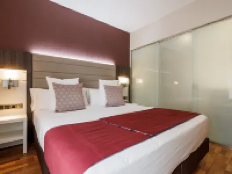 Hotel Ronda Lesseps โรงแรมใกล้ปาร์กเกวย์