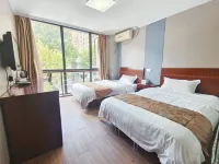 Pinghu Lake Zhou Hotel