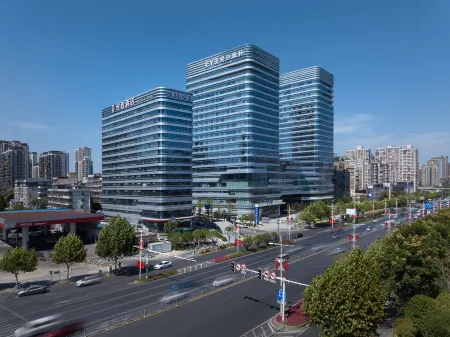 ROYGEM Hotel Railway Campus-CSU, Aier Eye Hospital Metro Station, Changsha Отели рядом с достопримечательностью «Rongcheng Garden Square»