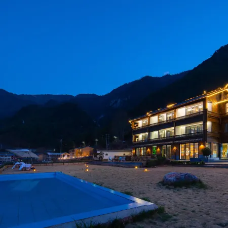 Lugu Lake suven Resort