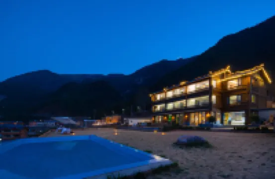 Lugu Lake suven Resort