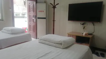 Changfeng Town Nan Hotel Отели в г. Чанфэн