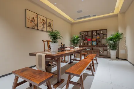 Monkey Отели рядом с достопримечательностью «Muyu Town»