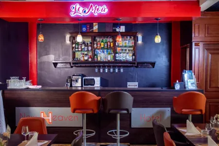 NEW HEAVEN HOTEL Отели рядом с достопримечательностью «Jesus Sauve Et Guerit Jouvence»