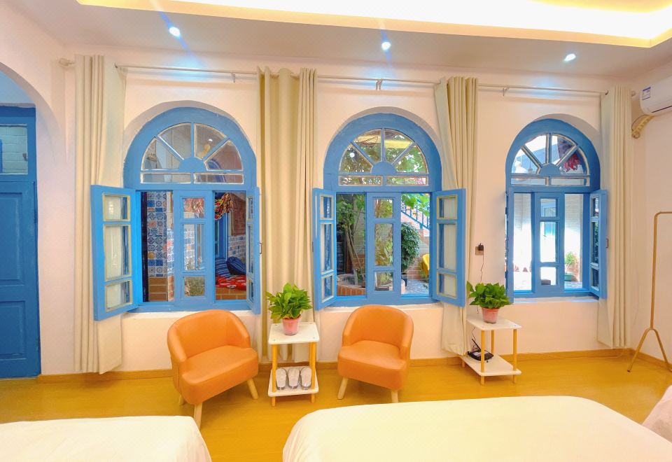 [Western Regions Snowy Homestay의 마당 전경]