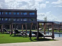 Como Hills Hotel Hotel in zona Parco Spina Verde - Scala del Paradiso