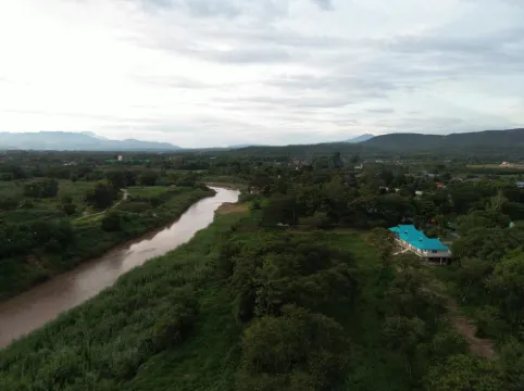 假日度假村林平