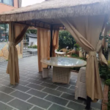 Hupan Renjia Inn