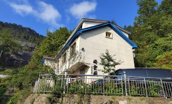 Lushan Wenxuege Villa