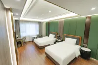 Ruifeng Xiangtai Hotel (Wanda Plaza)