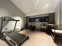 Starlight Cabin Holiday Inn (Wuyuan High-speed Railway Station Branch)