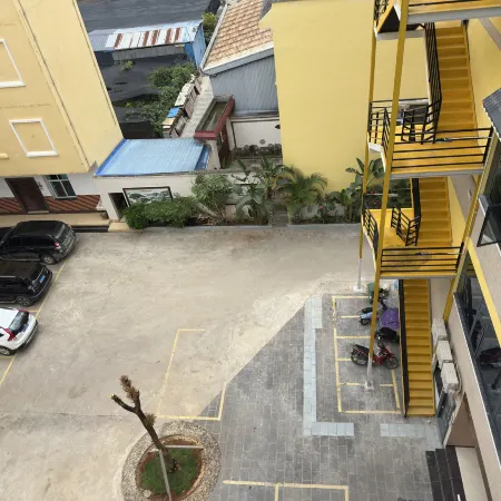 Longling Mengnuo Town Longteng Business Hotel