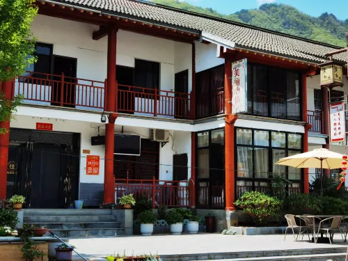 Taibai Beautiful Mood Bed and Breakfast Hotels in Taibai
