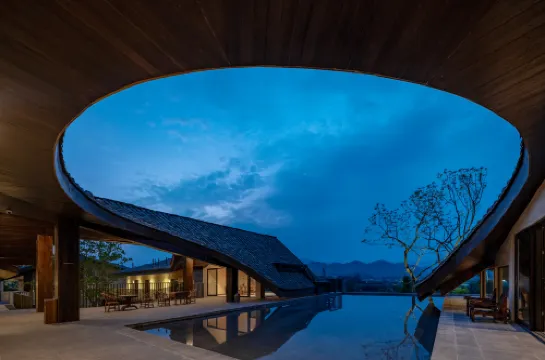 Tongqu Jiaguanli Private Hot Spring Resort Inn, Qionglai