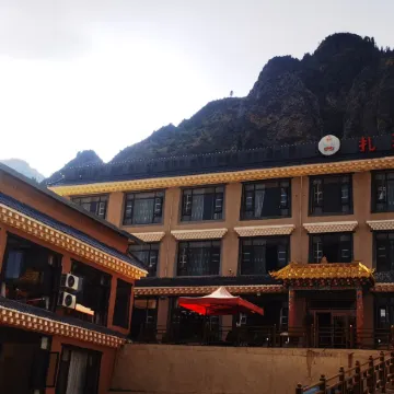 Zhagana Yunmu Scenic Homestay