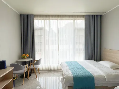 Guanshan Tingshe Hotel (Yangshuo Xingping Lijiang Scenic Area Branch)