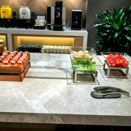 Kyriad Hotel (Lincang Washan Fengcheng Branch)