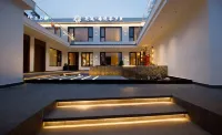 Floral Hotel · Xiyue Alley Homestay (Jiuhuashan Flesh Bodhisattva Temple Branch)