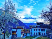 Danba Gehai Courtyard Homestay (Zhonglu Tibetan Village) - Airport Shuttle