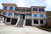 Qiongding Lianze Homestay - พร้อมระเบียง