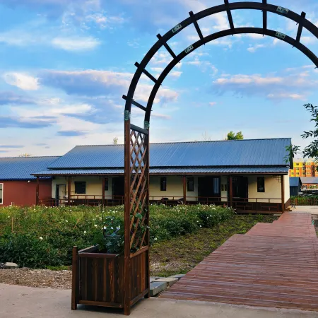 Yunmeng Riverside Homestay (Ergun Wetland Scenic Area)