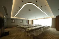 Zhuzhou Shifeng Ramada Hotel - Parkplatz